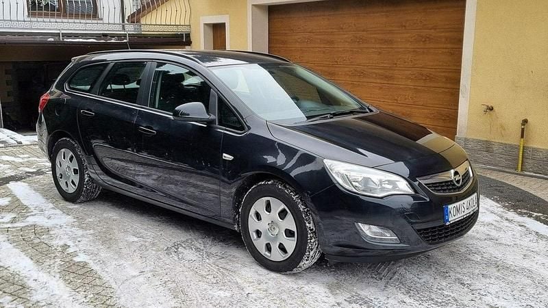 Używany Opel Astra 130 KM (95 kW) 2012 Czarny Kombi