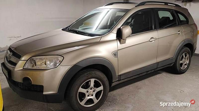 Złoty Używany 2010 Chevrolet Captiva SUV | 23 900 zł (Uczciwa cena) - Obraz 1/4