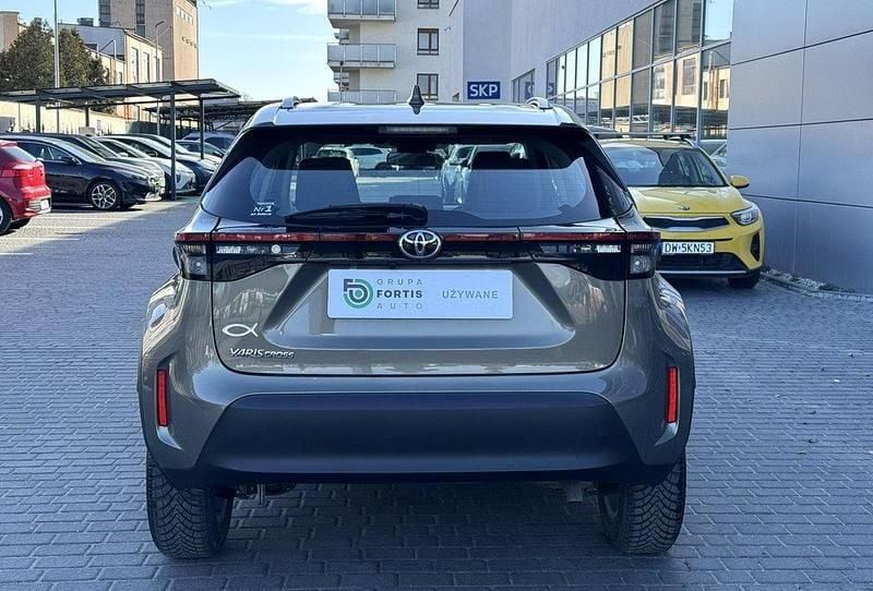 Używany Toyota Yaris Cross Comfort 125 KM (91 kW) 2022 Szary SUV