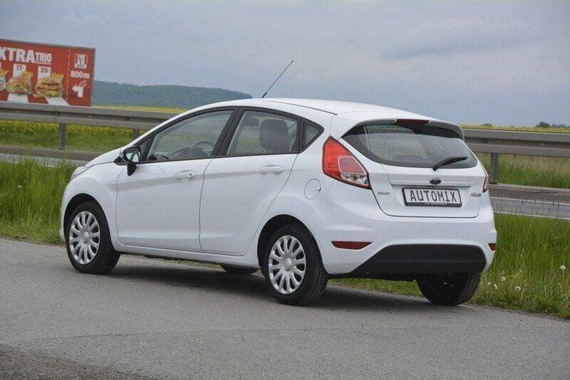 Używany Ford Fiesta 101 KM (74 kW) 2018 Biały Hatchback