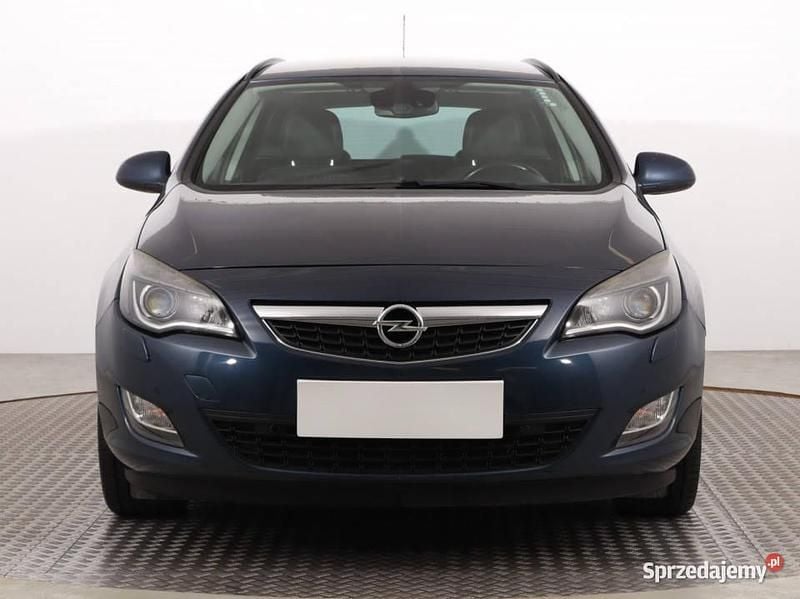 Niebieski Używany 2012 Opel Astra Kombi | 21 499 zł (Uczciwa cena) - Obraz 1/4