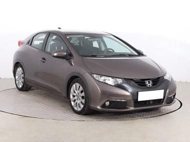 Używany Honda Civic 100 KM (73 kW) 2013 Srebrny Hatchback