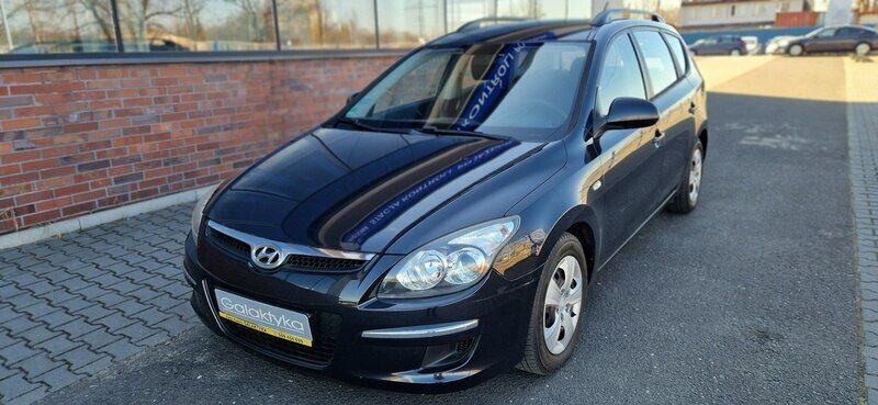 Czarny Używany 2010 Hyundai i30 Kombi | 16 900 zł (Uczciwa cena) - Obraz 1/2