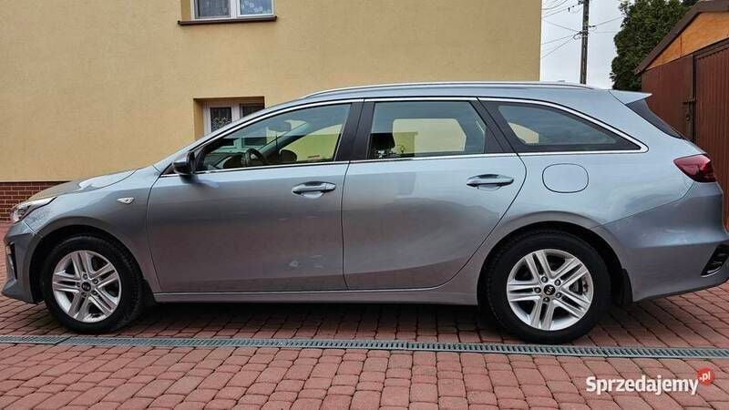 Szary Używany 2021 Kia Ceed 2 Sedan/Limuzyna | 67 500 zł (Super Cena) - Obraz 1/4
