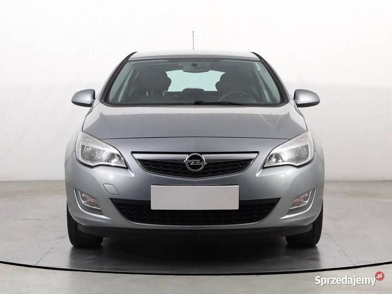 Szary Używany 2011 Opel Astra Hatchback | 20 999 zł (Uczciwa cena) - Obraz 1/4