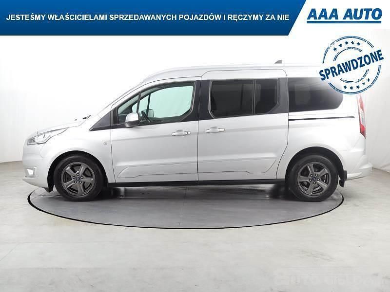 Używany Ford Tourneo Connect 2022 Srebrny Minivan