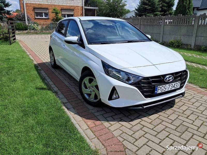 Biały Używany 2022 Hyundai i20 Hatchback | 52 900 zł (Uczciwa cena) - Obraz 1/4