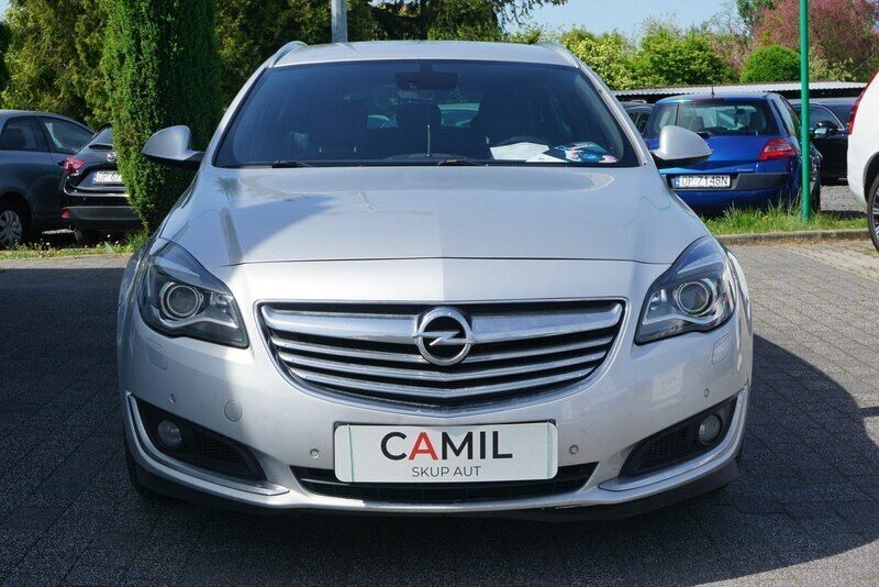 Używany Opel Insignia 194 KM (142 kW) 2014 Srebrny (metalik) Kombi