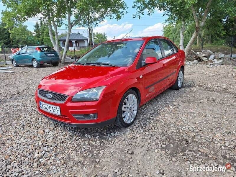 Używany Ford Focus 2005 Czerwony Sedan/Limuzyna