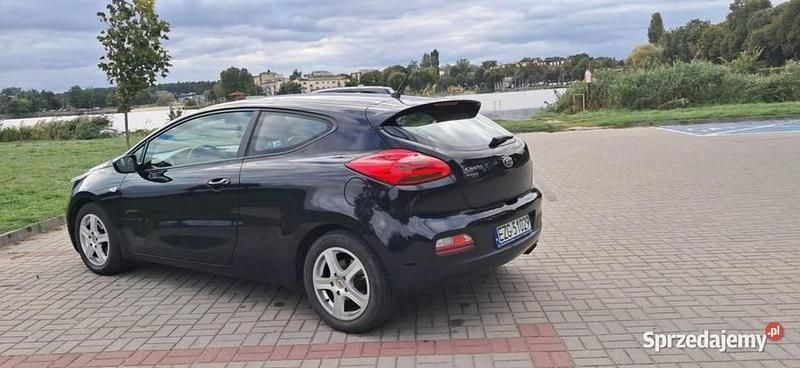 Czarny Używany 2016 Kia ProCeed Hatchback | 37 500 zł (Super Cena) - Obraz 1/4