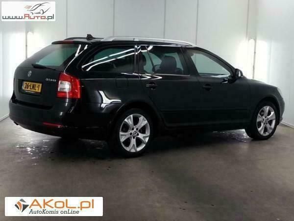 Używany Skoda Octavia 105 KM (77 kW) 2010 Czarny Sedan/Limuzyna