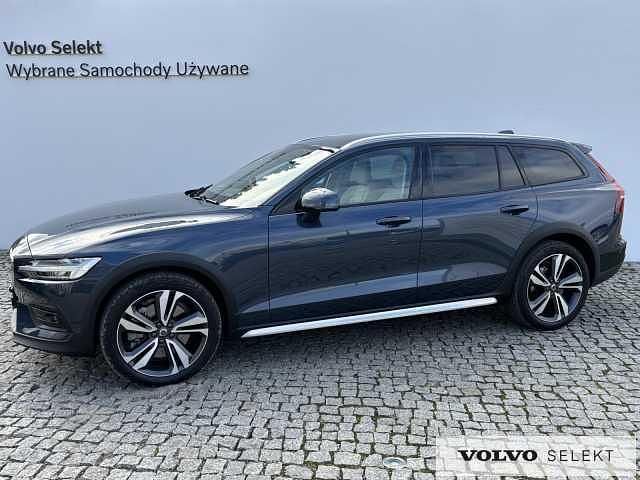 Niebieski Używany 2024 Volvo V60 CC Kombi | 189 900 zł (Dość drogi) - Obraz 1/3