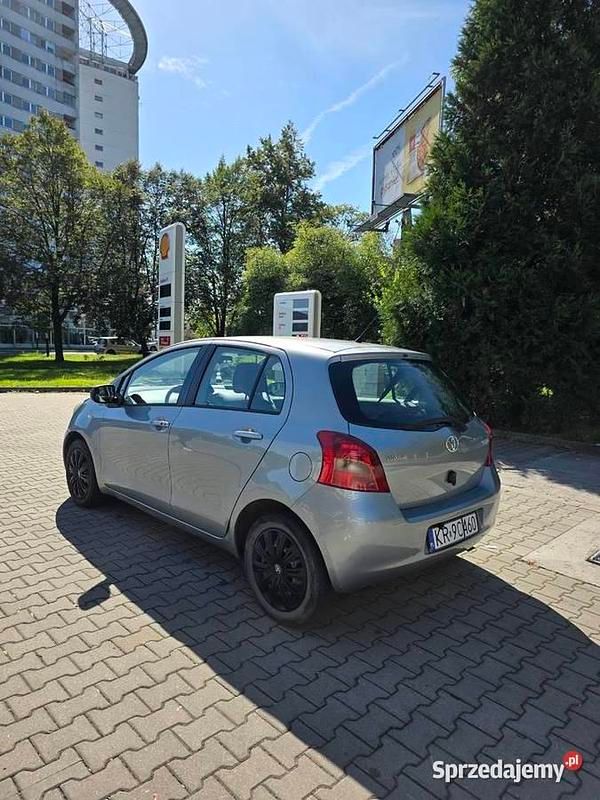 Srebrny Używany 2006 Toyota Yaris Hatchback | 7999 zł (Uczciwa cena) - Obraz 1/4