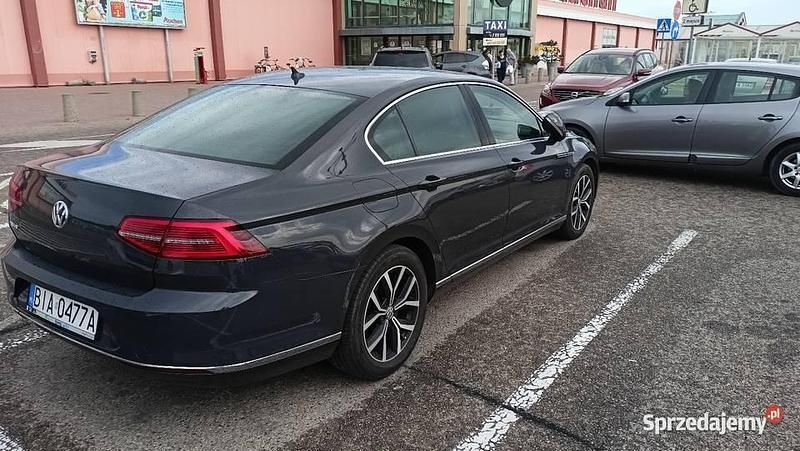Szary Używany 2017 VW Passat Highline Sedan/Limuzyna | 72 500 zł (Drogi) - Obraz 1/4