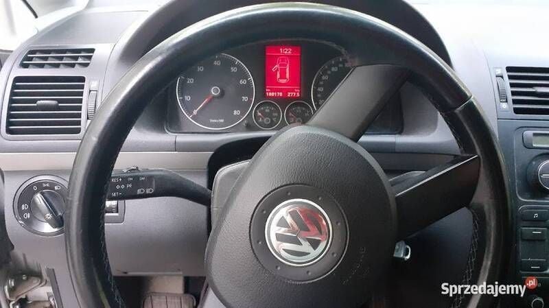 Używany VW Touran 2006 Srebrny Minivan