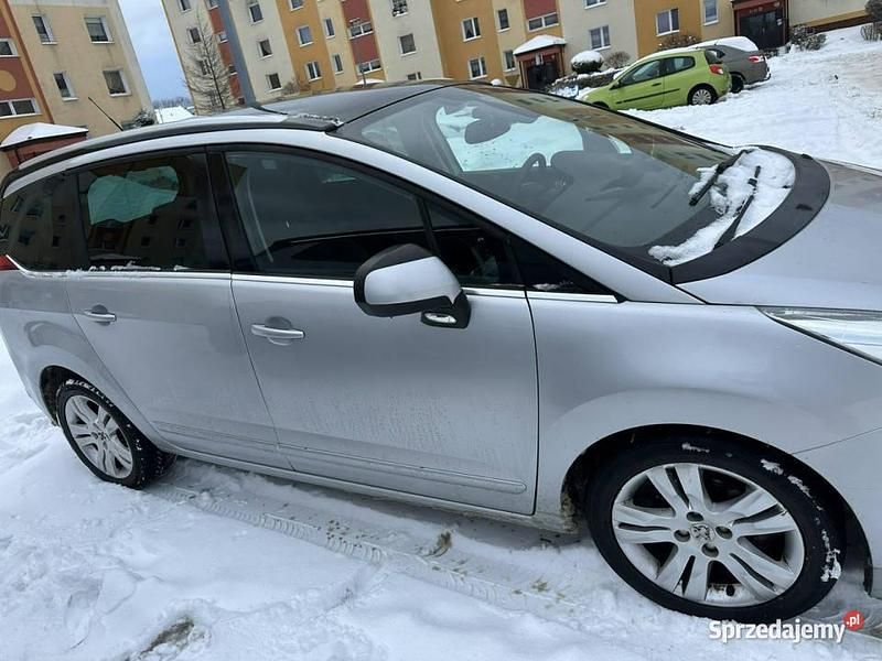 Używany Peugeot 5008 116 KM (85 kW) 2013 Srebrny Sedan/Limuzyna