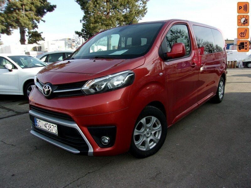 Czerwony (metalik) Używany 2020 Toyota Proace Verso Kombi | 88 900 zł - Obraz 1/4