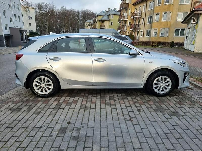 Używany Kia Ceed 2018 Srebrny Hatchback
