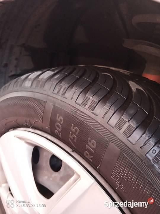 Używany 2004 Toyota Corolla Verso Minivan | 11 100 zł (Uczciwa cena) - Obraz 1/4