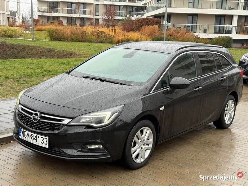 Czarny Używany 2016 Opel Astra | 32 500 zł (Dość drogi) - Obraz 1/4