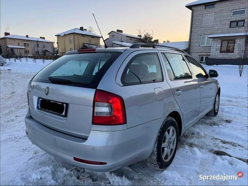 Używany Skoda Octavia 105 KM (77 kW) 2010 Srebrny Kombi
