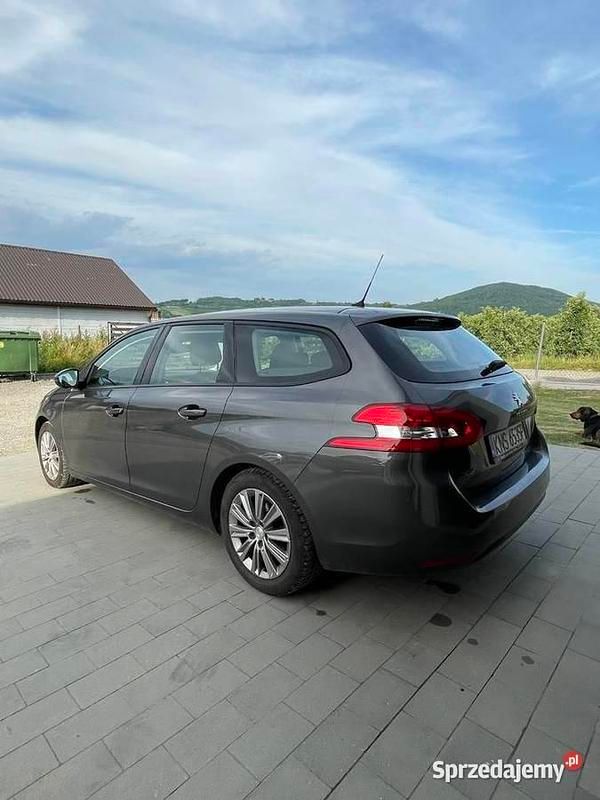 Używany Peugeot 308 2019 Srebrny Kombi