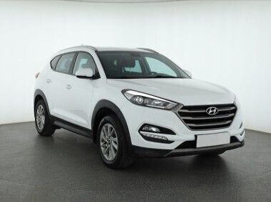 Biały Używany 2016 Hyundai Tucson SUV | 61 999 zł (Uczciwa cena) - Obraz 1/4