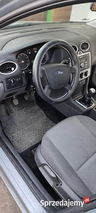 Używany Ford Focus 2005 Srebrny Hatchback