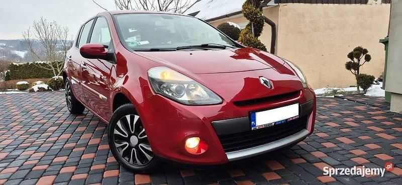 Używany Renault Clio II 2011 Bordowy Hatchback