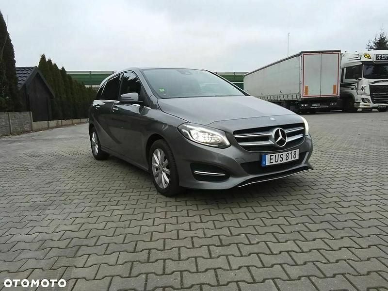 Inny kolor Używany 2015 Mercedes A220 Urban Hatchback | 39 000 zł - Obraz 1/4