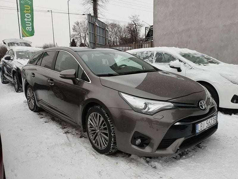 Inny kolor Używany 2016 Toyota Avensis Kombi | 41 000 zł (Uczciwa cena) - Obraz 1/4