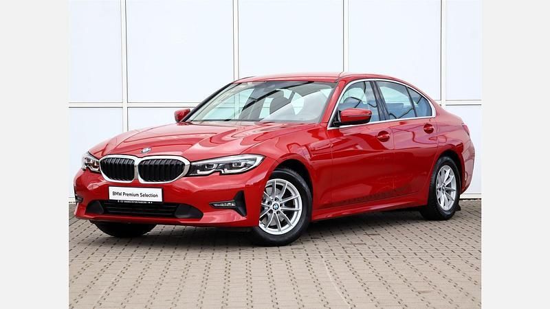 Melbourne red metallic metalizowany Używany 2019 BMW 320 Sedan/Limuzyna | 109 900 zł (Uczciwa cena) - Obraz 1/3