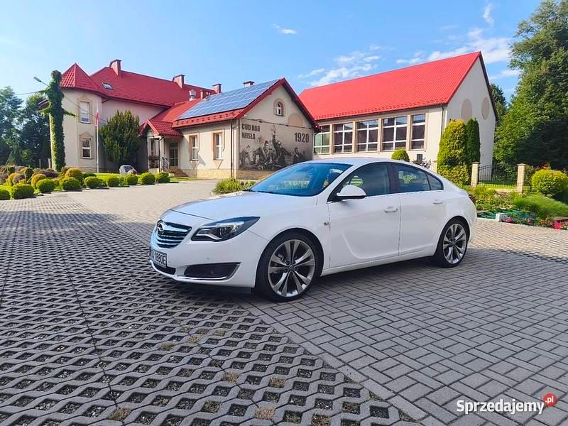Biały Używany 2014 Opel Insignia Hatchback | 38 900 zł (Dość drogi) - Obraz 1/4