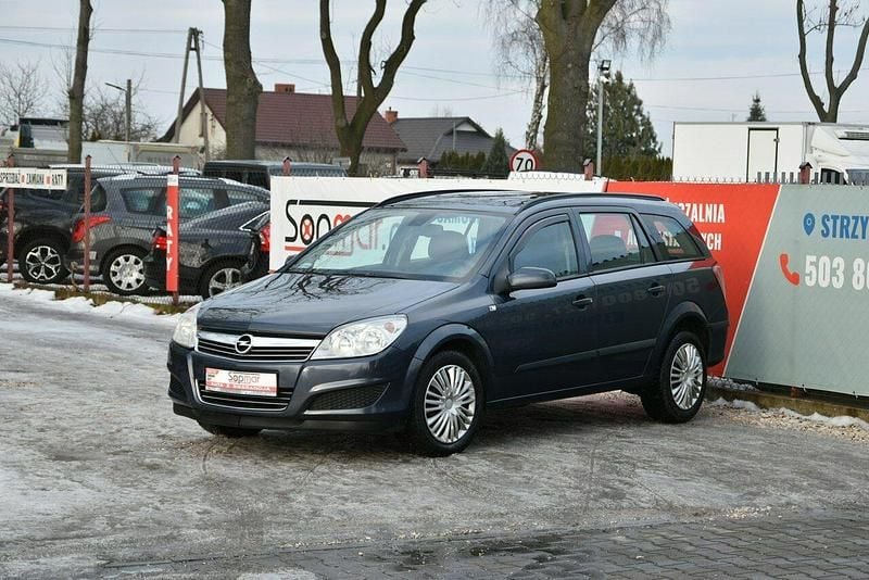 Używany Opel Astra 110 KM (80 kW) 2008 Szary Kombi