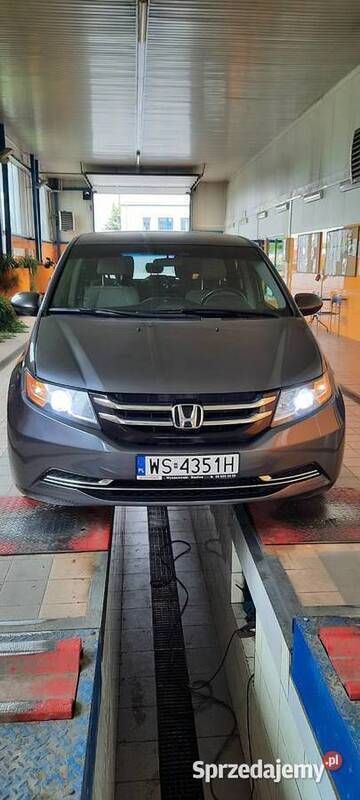 Szary Używany 2016 Honda Odyssey Minivan | 74 500 zł (Uczciwa cena) - Obraz 1/4