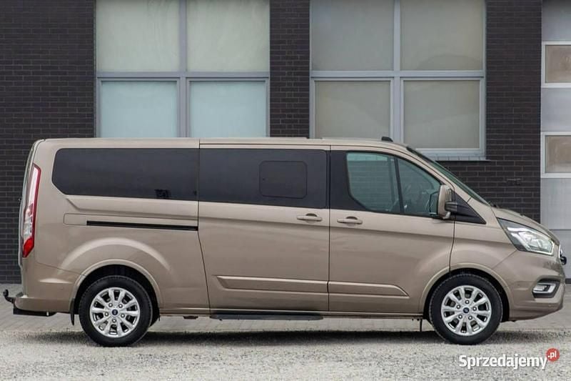 Używany Ford Tourneo Custom Titanium X 2023 Złoty Van