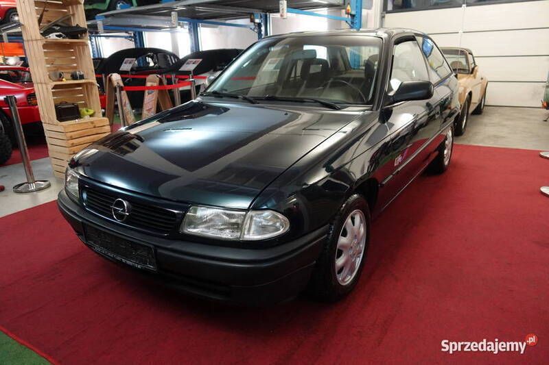 Niebieski Używany 1995 Opel Astra Hatchback | 13 500 zł - Obraz 1/4