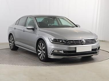 Srebrny Używany 2018 VW Passat Sedan/Limuzyna | 75 999 zł (Drogi) - Obraz 1/4