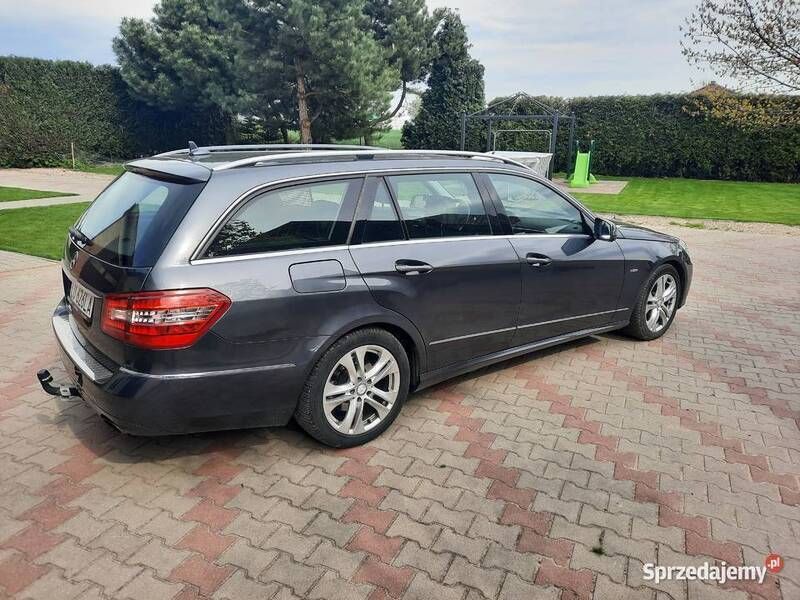 Używany Mercedes E350 2011 Szary Sedan/Limuzyna