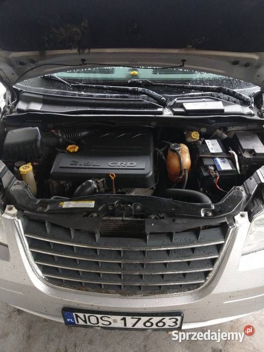 Używany Chrysler Town & Country 2010 Srebrny Minivan