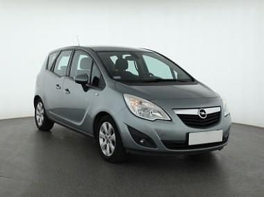 Srebrny Używany 2010 Opel Meriva Minivan | 19 499 zł (Uczciwa cena) - Obraz 1/4