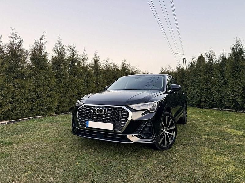 Czarny Używany 2021 Audi Q3 Sportback SUV | 109 500 zł - Obraz 1/4