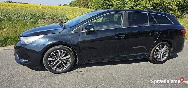 Inny kolor Używany 2015 Toyota Avensis Kombi | 22 999 zł - Obraz 1/4