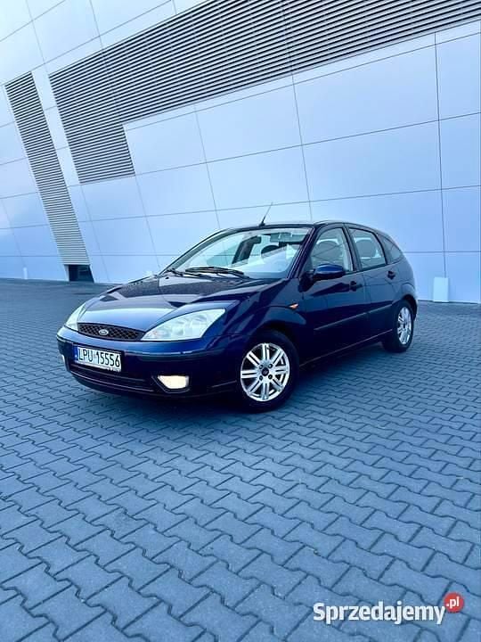 Granatowy Używany 2004 Ford Focus Hatchback | 3100 zł (Dobra cena) - Obraz 1/4
