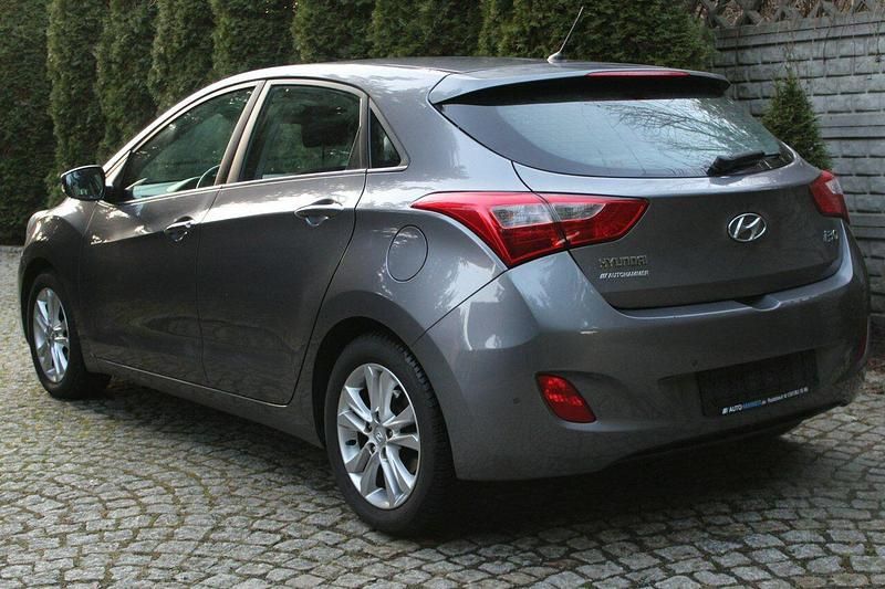 Używany Hyundai i30 100 KM (73 kW) 2014 Szary (metalik) Hatchback
