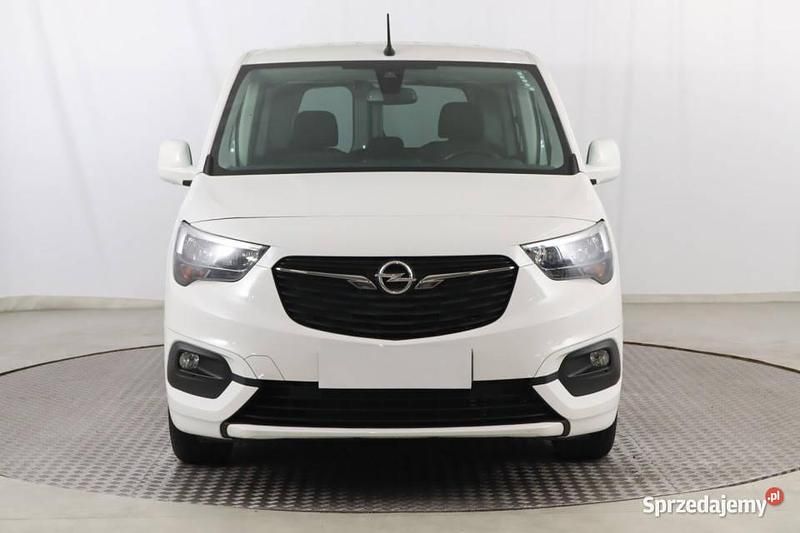 Biały Używany 2019 Opel Combo Pickup | 45 999 zł - Obraz 1/4