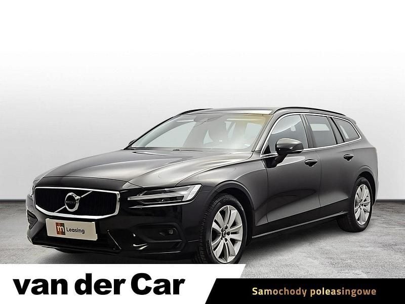 Używany Volvo V60 Momentum 163 KM (119 kW) 2021 Czarny Kombi