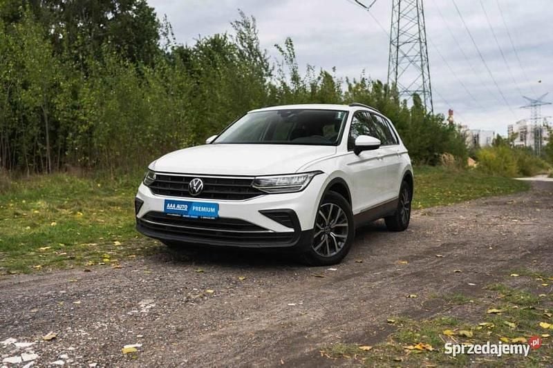 Biały Używany 2022 VW Tiguan SUV | 95 999 zł (Uczciwa cena) - Obraz 1/4