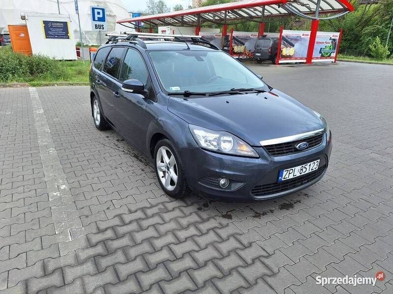 Używany Ford Focus 2010 Grafitowy Kombi