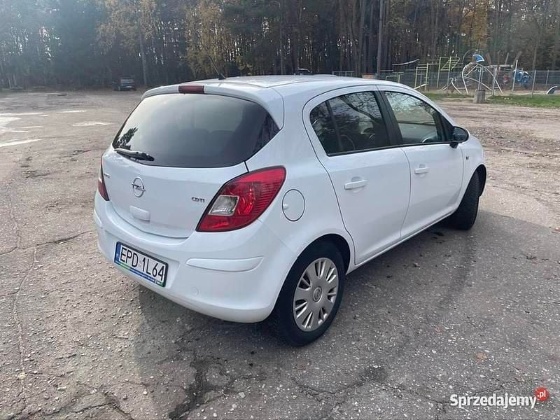 Biały Używany 2011 Opel Corsa Hatchback | 10 900 zł (Uczciwa cena) - Obraz 1/4